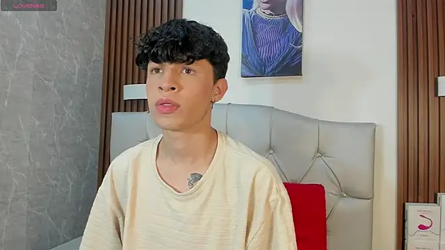 Snapshot of Axel__Evans chatting on 05.19.26 Axel Evans online show from 05.19.26