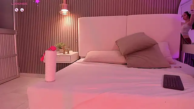 juliie star online show from 03.18.26