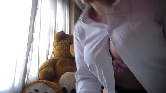 miss lilieth online show from 12.16.25