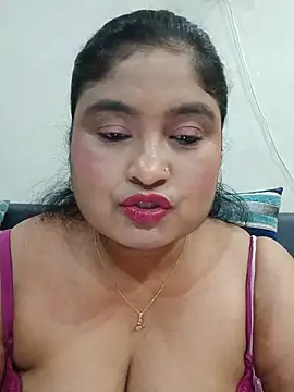 Snapshot of hornyriyanka chatting on 06.09.26 hornyriyanka online show from 06.09.26