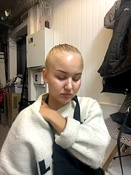 Snapshot of CandyVice chatting on 09.20.25 CandyVice online show from 09.20.25