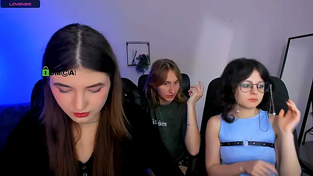 Snapshot of lissa_night chatting on 09.21.25 lissa night online show from 09.21.25