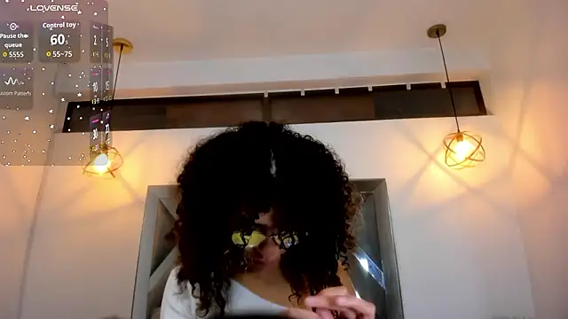 Hanna Cornee  online show from 02.03.26