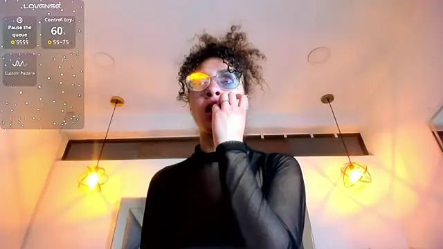 Hanna Cornee  online show from 02.21.26