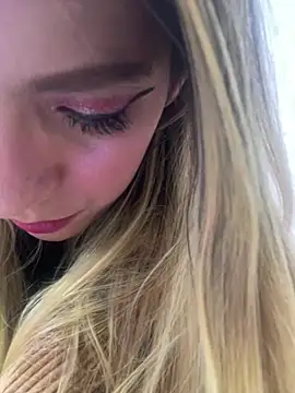 VesperVelvet online show from 03.18.26