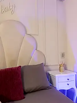 Kaylachannell online show from 11.22.25