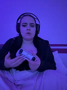 Shellybttn online show from 04.09.26