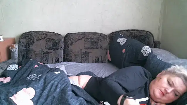 Snapshot of Lana555 chatting on 04.01.26 Lana555 online show from 04.01.26