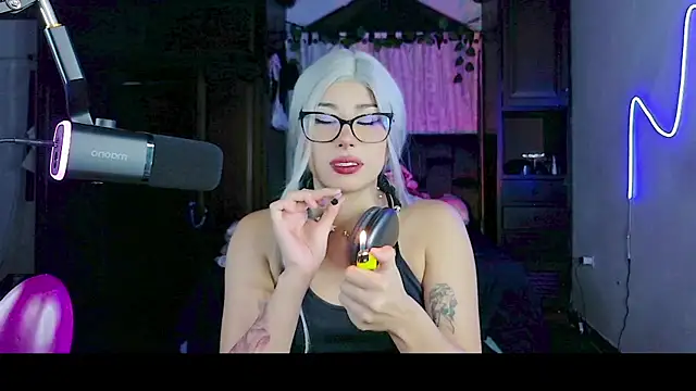 Shisuku Sophi online show from 11.23.25