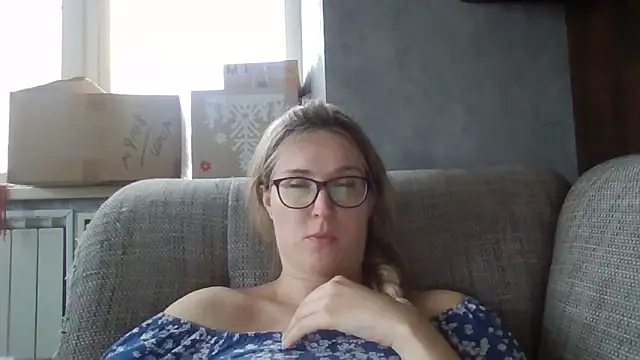Snapshot of Jugira chatting on 06.15.26 Jugira online show from 06.15.26