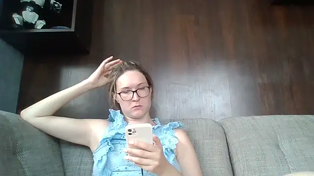 Snapshot of Jugira chatting on 07.19.26 Jugira online show from 07.19.26