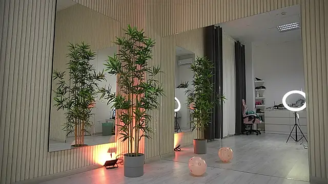 EmmaBlanco online show from 02.28.26