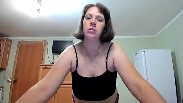 Snapshot of KATTYWARM_ chatting on 09.29.25 KATTYWARM online show from 09.29.25