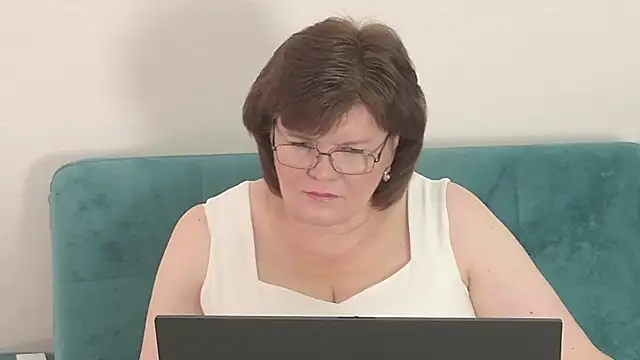 Snapshot of Sandra_Sunrise chatting on 09.17.25 Sandra Sunrise online show from 09.17.25