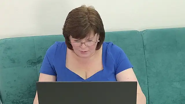 Snapshot of Sandra_Sunrise chatting on 11.10.25 Sandra Sunrise online show from 11.10.25