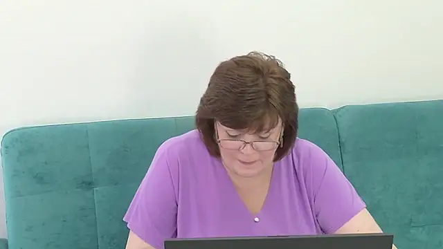 Snapshot of Sandra_Sunrise chatting on 11.15.25 Sandra Sunrise online show from 11.15.25