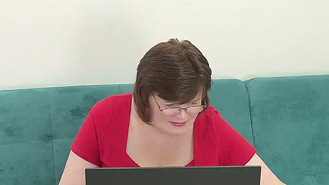 Snapshot of Sandra_Sunrise chatting on 11.20.25 Sandra Sunrise online show from 11.20.25