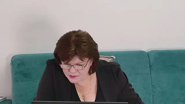 Snapshot of Sandra_Sunrise chatting on 04.12.26 Sandra Sunrise online show from 04.12.26