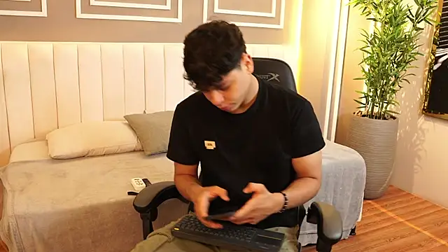 Ethan occonor online show from 12.17.25