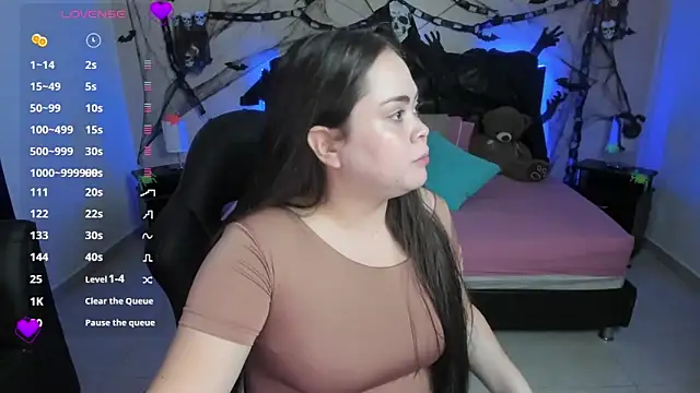 LolaVillalobos online show from 10.20.25