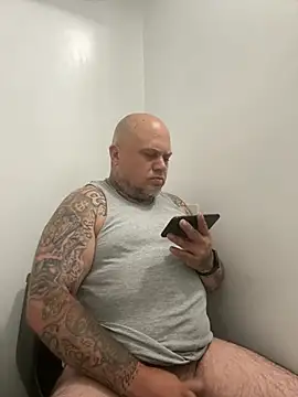Snapshot of Auhenri25 chatting on 06.01.26 Auhenri25 online show from 06.01.26