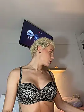 Snapshot of Valeriathonson chatting on 03.02.26 Valeriathonson online show from 03.02.26