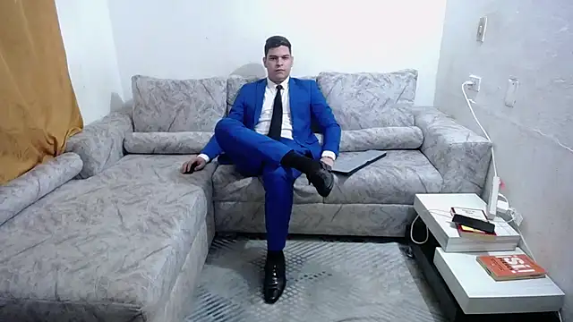 Victor Maitland online show from 01.11.26