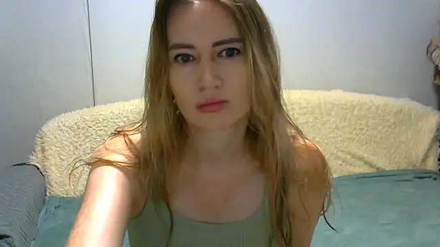 JessFoxxx online show from 09.17.25