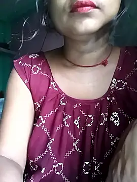 Snapshot of Desi_couple305 chatting on 09.15.25 Desi couple305 online show from 09.15.25