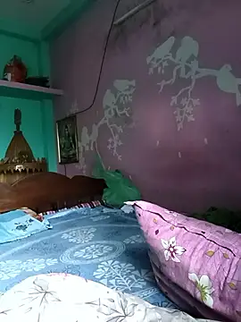 Snapshot of Desi_couple305 chatting on 09.19.25 Desi couple305 online show from 09.19.25