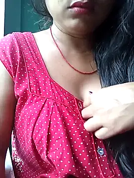 Snapshot of Desi_couple305 chatting on 09.23.25 Desi couple305 online show from 09.23.25