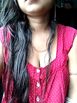 Snapshot of Desi_couple305 chatting on 10.06.25 Desi couple305 online show from 10.06.25