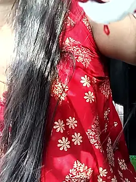 Snapshot of Desi_couple305 chatting on 10.18.25 Desi couple305 online show from 10.18.25