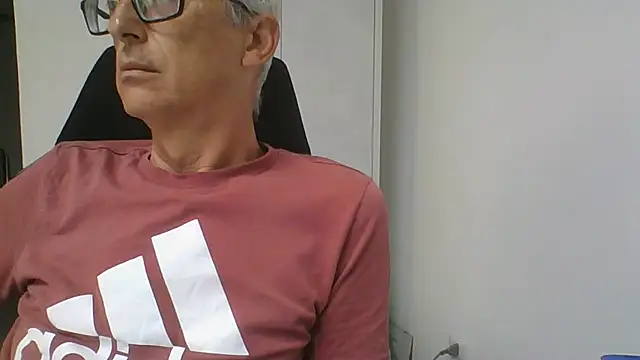 Snapshot of Sensor2000 chatting on 07.20.26 Sensor2000 online show from 07.20.26