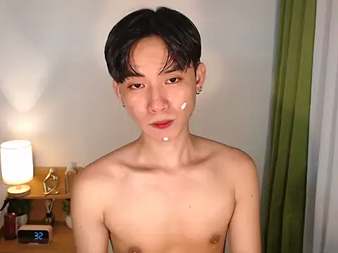 Snapshot of asian_dai chatting on 04.21.26 asian dai online show from 04.21.26