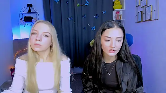 Snapshot of miki-niki chatting on 10.01.25 miki-niki online show from 10.01.25