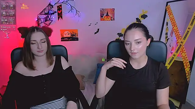 Snapshot of miki-niki chatting on 10.31.25 miki-niki online show from 10.31.25