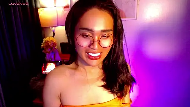 Snapshot of urmidnightcravingsxx chatting on 07.18.26 urmidnightcravingsxx online show from 07.18.26
