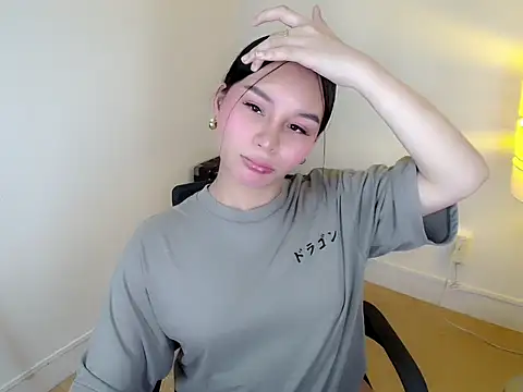 holly tabby online show from 01.05.26