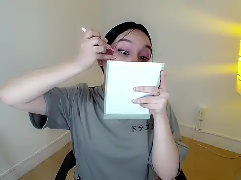 holly tabby online show from 01.10.26