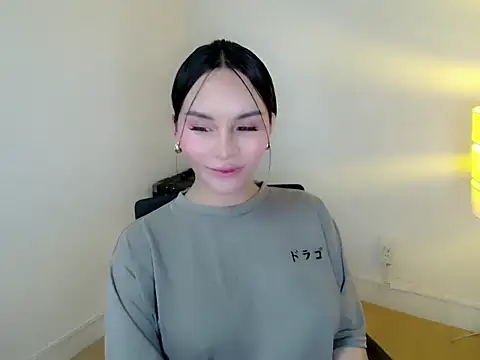 holly tabby online show from 06.25.26