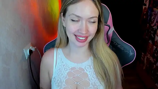 NicoleRiccii online show from 12.17.25