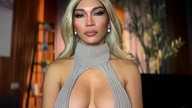 Snapshot of Huntress_xxx chatting on 06.22.26 Huntress xxx online show from 06.22.26