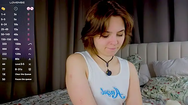 PolIyBowman online show from 10.12.25