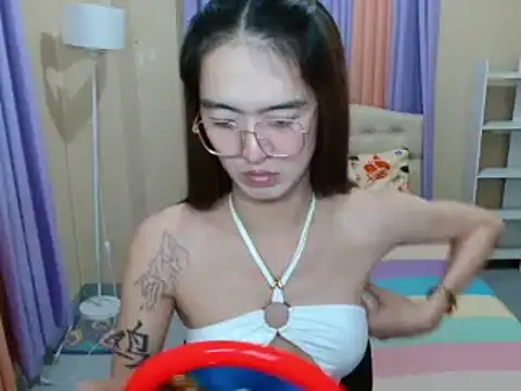 Snapshot of XxTsUncutAskaxX chatting on 06.18.26 XxTsUncutAskaxX online show from 06.18.26