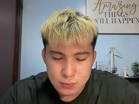 Snapshot of lovely_jay chatting on 05.13.26 lovely jay online show from 05.13.26