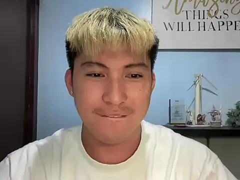 Snapshot of lovely_jay chatting on 05.19.26 lovely jay online show from 05.19.26