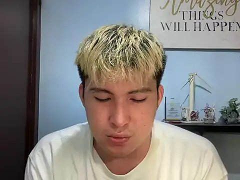Snapshot of lovely_jay chatting on 05.20.26 lovely jay online show from 05.20.26