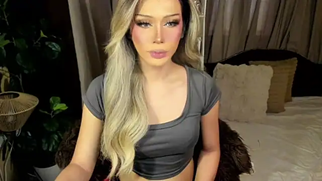 Snapshot of Candicebloom chatting on 05.29.26 Candicebloom online show from 05.29.26