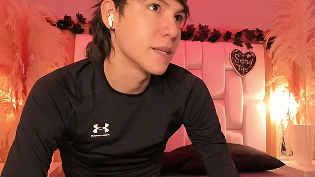 Daphne And Roger online show from 02.28.26